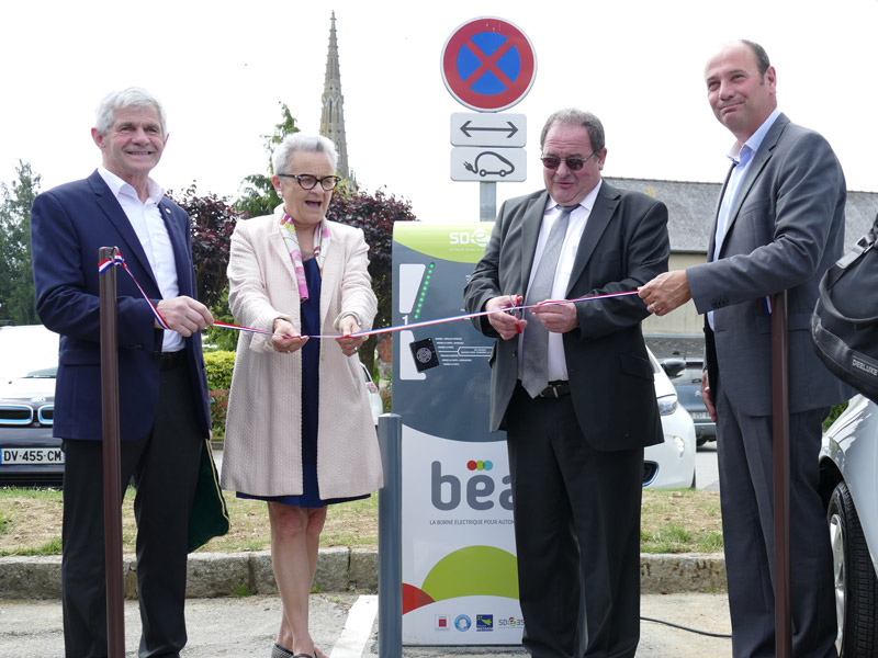 Inauguration borne électrique béa Inauguration borne électrique béa